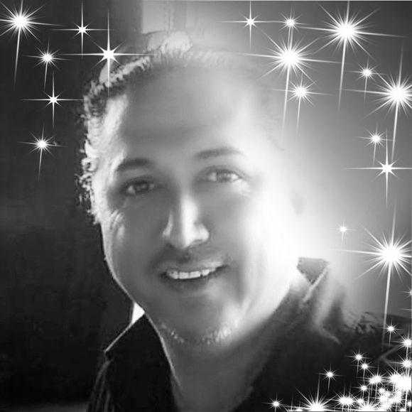 Meet your Posher, Ariel - Picture 1 of 1